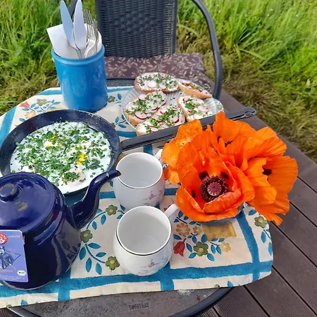 Glamping Na Samote U Lesa 豪华帐篷 *