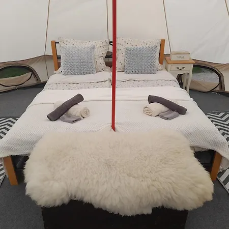 Glamping Na Samote U Lesa Οργανωμένο κάμπινγκ