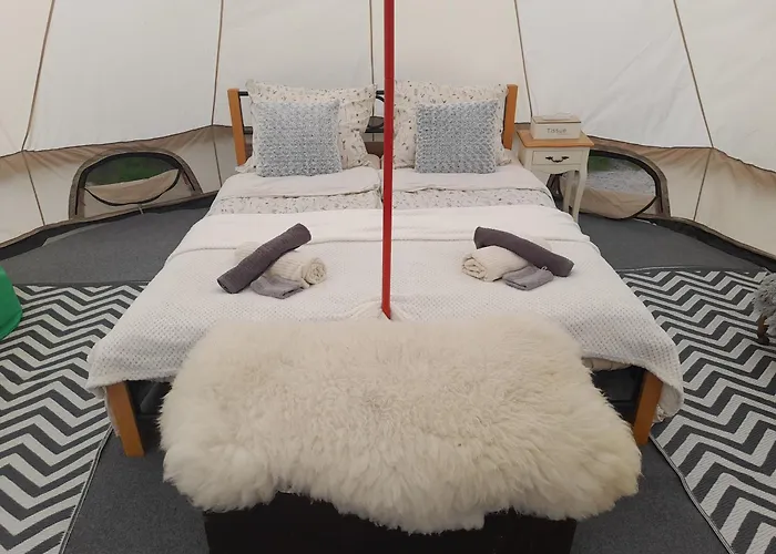 Glamping Na Samote U Lesa Campismo de Luxo